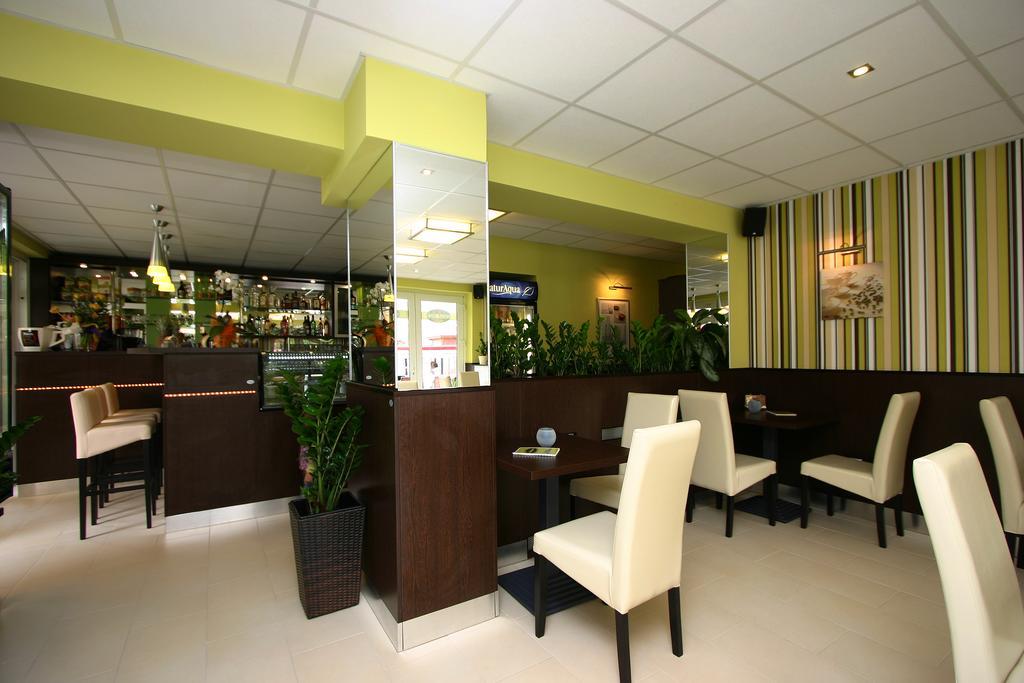 Cafe Relax Apartments Hévíz 外观 照片